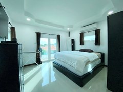 House for sale East Pattaya showing the second bedroom and balcony 