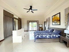 House for sale East Pattaya showing the second master bedroom