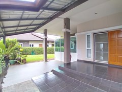 House for sale Huay Yai Pattaya showing the covered terrace 