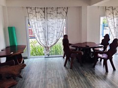 House for sale Jomtien showing the dining area