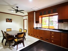House for sale Jomtien showing the dining and kitchen areas 
