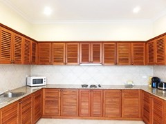 House for sale View Talay Villas Jomtien showing the kitchen