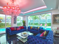 House for sale Jomtien showing the living area pool view 