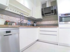 House for sale Mabprachan Pattaya showing the kitchen area 
