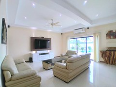House for sale Mabprachan Pattaya showing the living room pool view 