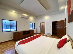 House for sale Mabprachan Pattaya showing the second bedroom suite 