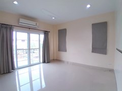 House for sale Mabprachan Pattaya showing the third bedroom with balcony 