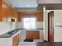 House for sale Na Jomtien Pattaya showing the kitchen 
