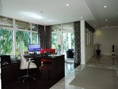 House for sale Pattaya Phoenix Golf Course showing the office area