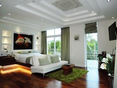 House for sale Pattaya Phoenix Golf Course showing the guest suite bedroom