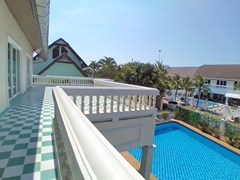 House for sale Pattaya showing balcony looking over the pool