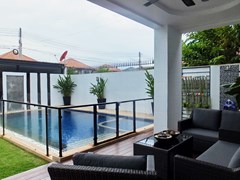 House for sale South Pattaya showing the covered terrace