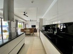 House for sale Pattaya showing the open plan concept 