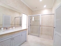 House for sale Pratumnak Pattaya showing a bathroom