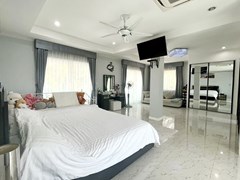 House for sale Pratumnak Pattaya showing the second master bedroom with living area 