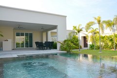 House for sale The Vineyard Pattaya showing the pool and covered terrace