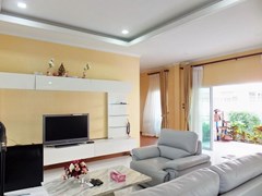 House for sale WongAmat Pattaya showing the living area 