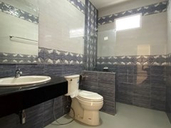 House for sale at Nongplalai Pattaya showing the third bathroom