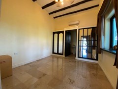 House for sale East Pattaya showing the maid suite 