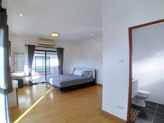 House for sale East Pattaya showing the master bedroom suite 