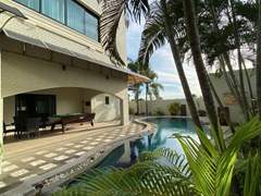 House for sale East Pattaya showing the pool and covered terrace 