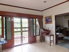 House for Sale Na Jomtien looking to fourth bedroom 
