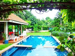 House for Sale Na Jomtien showing the terrace and pool 