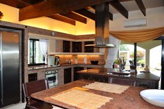 House for rent Pattaya showing the large kitchen