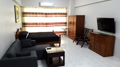 Condominium for rent Jomtien showing the living area