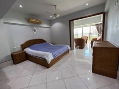 Condo for sale Pattaya Pratumnak showing the bedroom