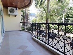 Condominium for rent Jomtien showing the balcony 