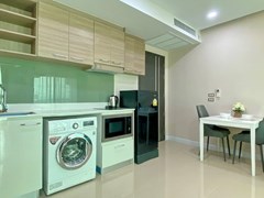 Condominium for Rent Jomtien showing the dining and kitchen areas