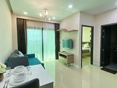Condominium for Rent Jomtien showing the living, dining and bathroom