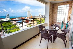 Condominium for rent Pratumnak Pattaya showing the balcony with sea view 