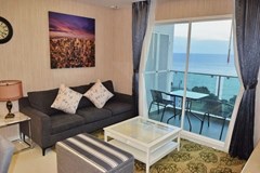 Condominium for rent Pratumnak Pattaya showing the living area 