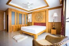Condominium for rent Pratumnak Pattaya showing the bedroom 