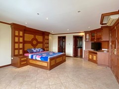 Condominium for rent Pratumnak showing the bedroom suite