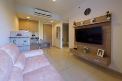 Condominium for rent UNIXX South Pattaya showing the living room 