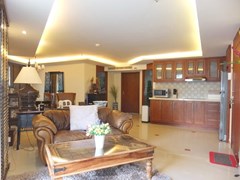 Condominium for Rent Central Pattaya showing the open plan concept 