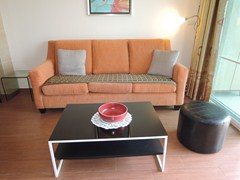 Condominium for rent Jomtien showing the living area