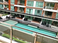 Condominium for Rent Central Pattaya showing the balcony and view 