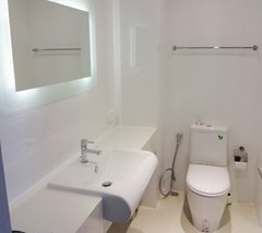 Condominium For Rent Pattaya showing the bathroom