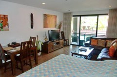 Condominium for Rent Pattaya Beach showing the living area and balcony