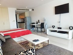 Condominium for rent Pattaya Beach showing the studio suite