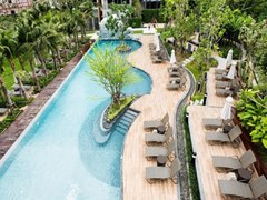 Condominium for rent Pattaya showing the communal pool and terrace 