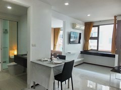 Condominium for Rent Pattaya showing the dining area 