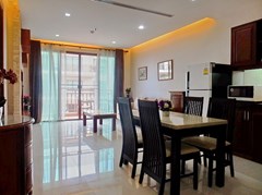 Condominium for Rent Pattaya showing the living and dining areas