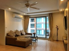Condominium for Rent Central Pattaya showing the living room 