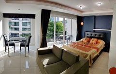Condominium for rent Pattaya showing the open plan studio
