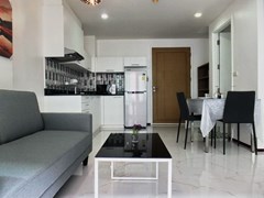 Condominium for Rent Pattaya showing the open plan concept 